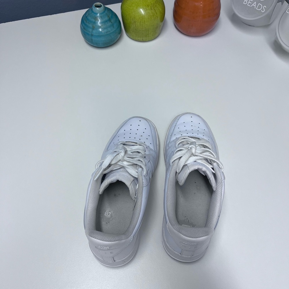 Nike sneakers worn 3 times size 7 1/2